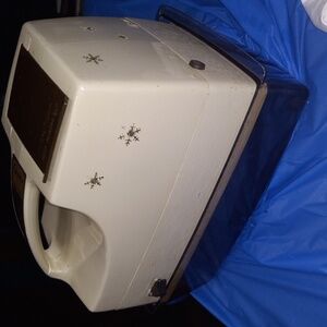 Vintage Oster Snowflake Ice Crusher with Genuine Sno- Kone cups and straws!